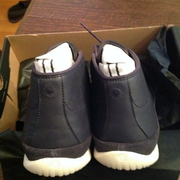 UGG Men's Cali Navy Leather Chukka Boots 12M - New in Box - Picture 7 of 8